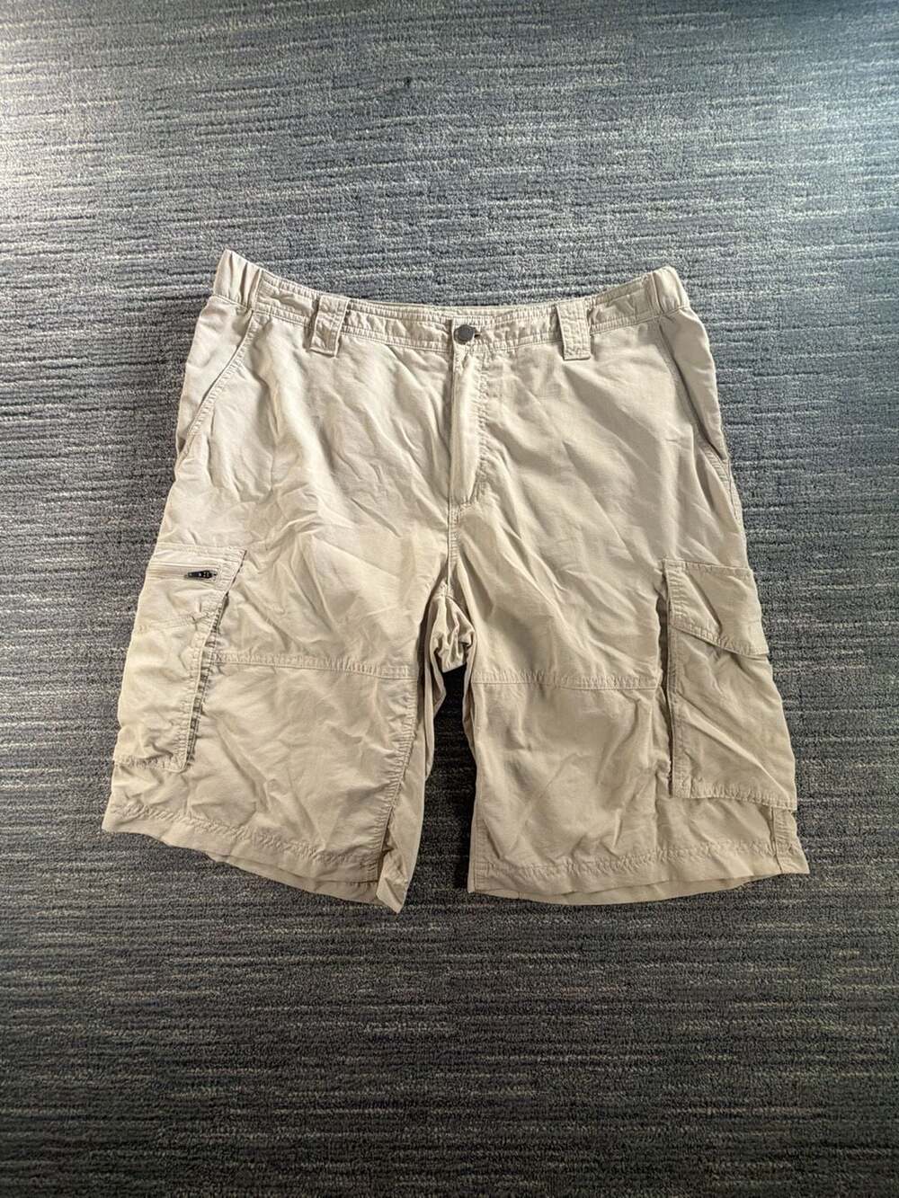Columbia Sportswear Company Cargo Shorts Size 36w